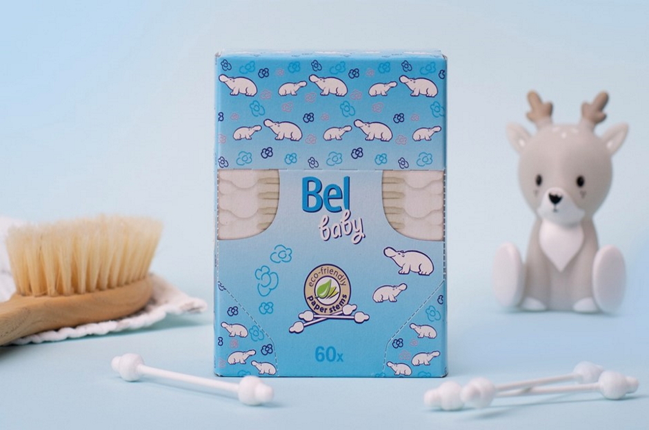 Zátiší s plyšákem, kartáčem a vatovými tyčinkami Bel Baby